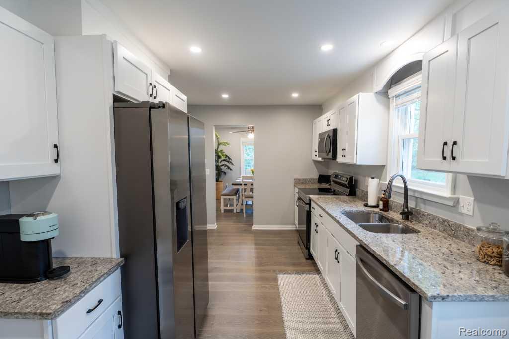 244 Gladwin Avenue, Commerce Twp, MI — Photo 14