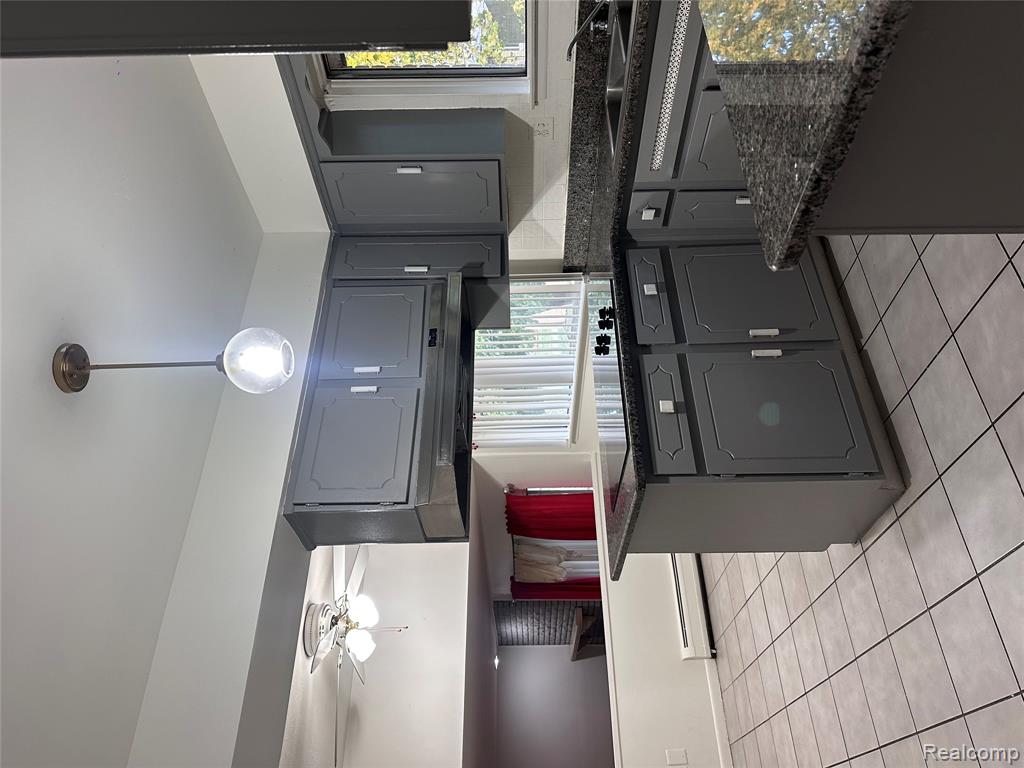7421 Heather Heath, West Bloomfield, MI — Photo 44