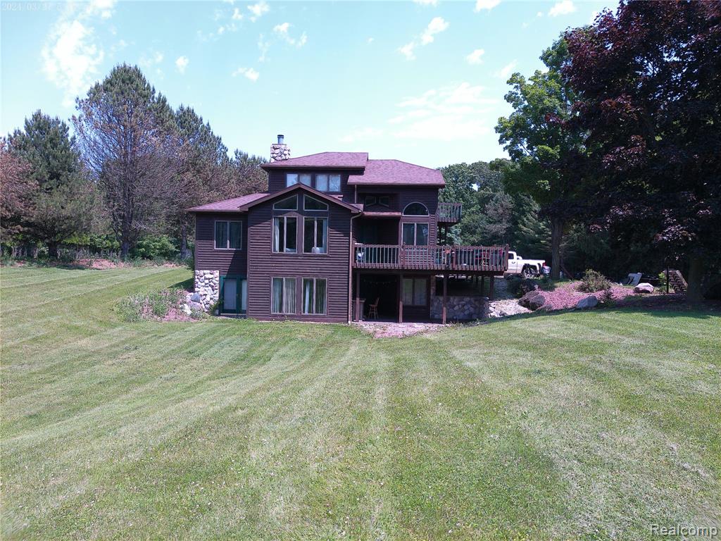 6140 McGuire Road, Fenton, MI 48430 — front exterior