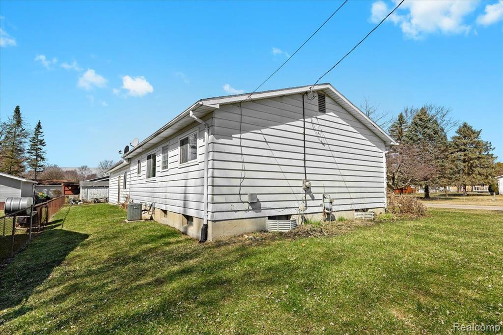 7242 HOUGHTON Drive, Davison, MI 48423 — Photo 18