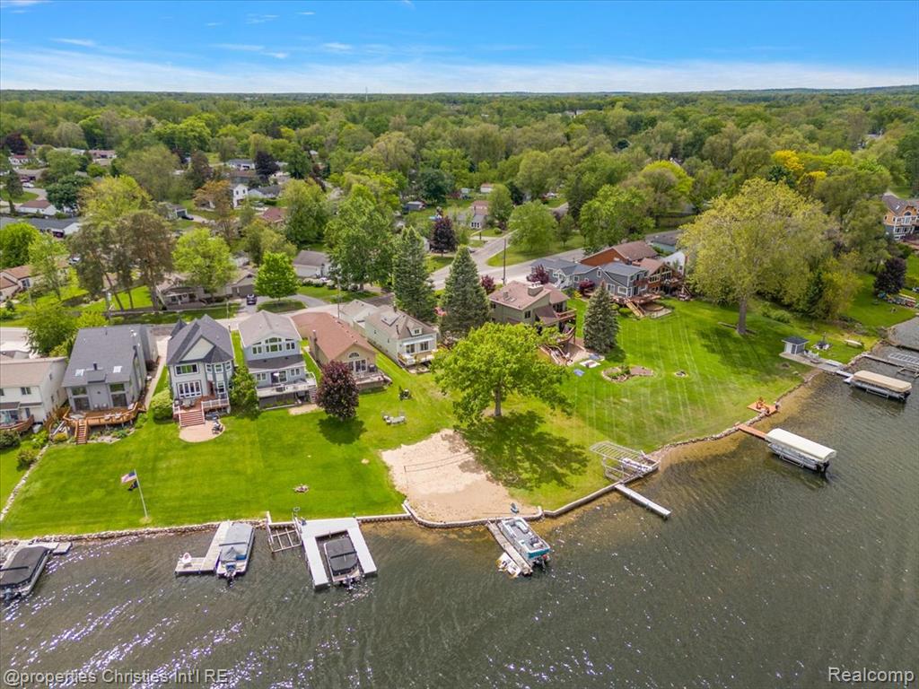 600 Wolverine Drive, Walled Lake, MI 48390 — Photo 40