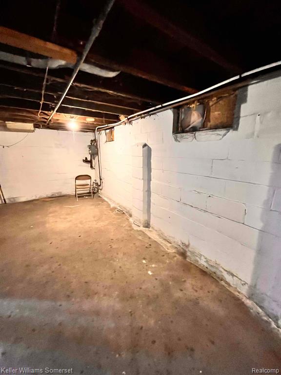 17421 OAKLAND Street, Highland Park, MI 48203 — Photo 8