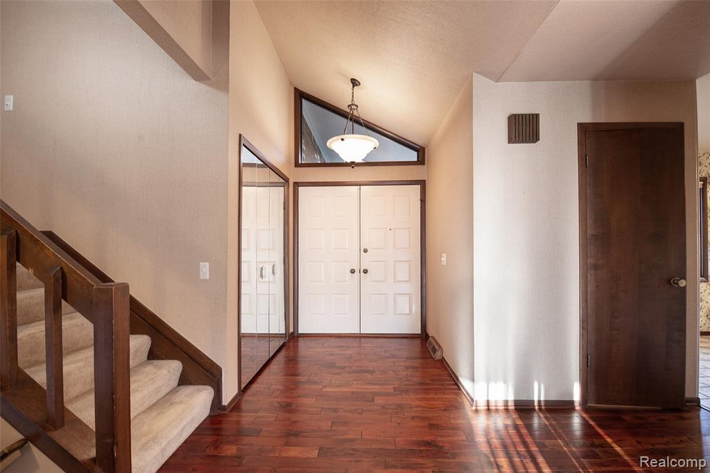 4993 Tiohero Boulevard, Clarkston, MI 48348 — Photo 17