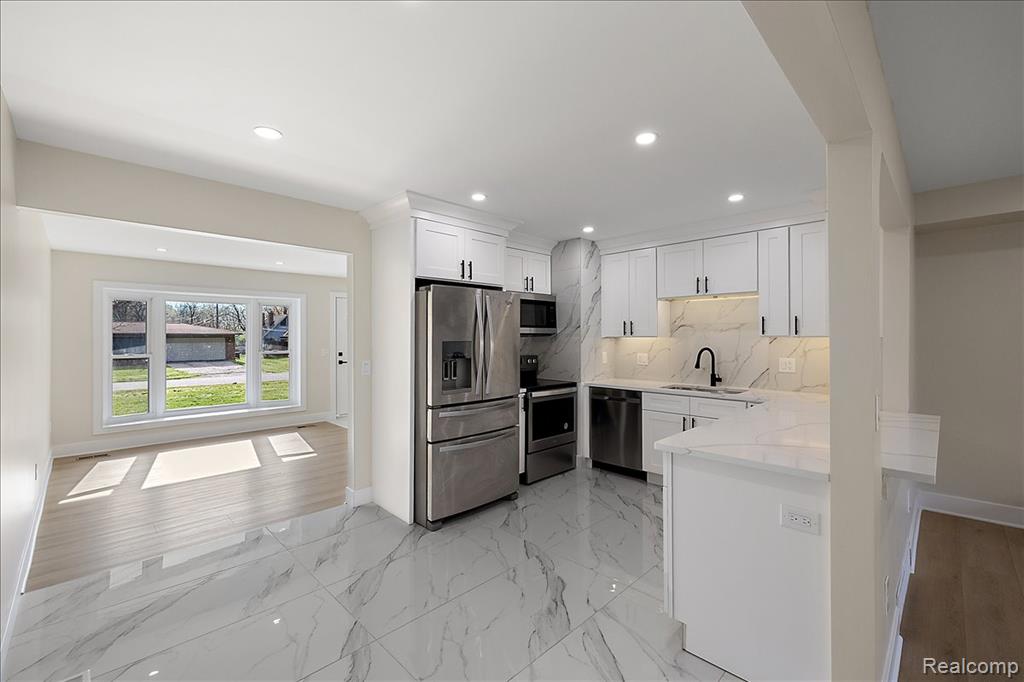 47349 Nita Drive, Utica, MI 48317 — Photo 16