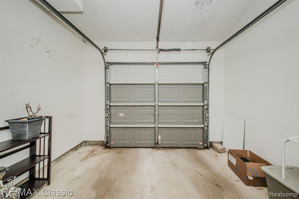 514 WINWOOD Circle, Walled Lake, MI 48390 — Photo 34