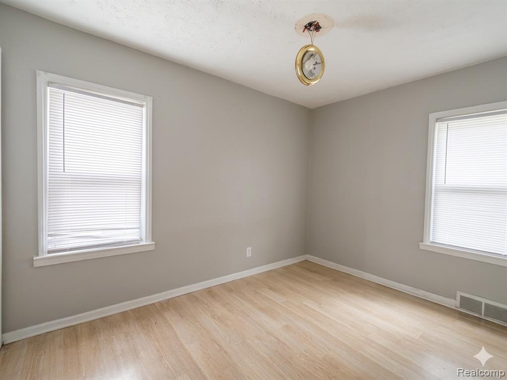 7569 Westminster Avenue, Warren, MI 48091 — Photo 11