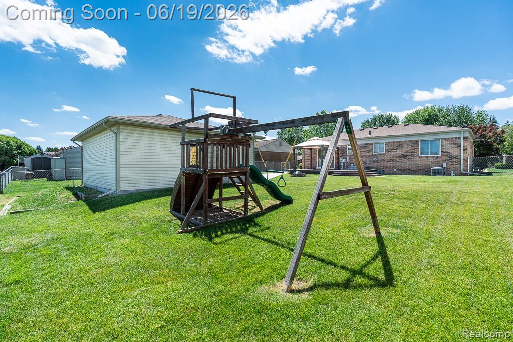 41824 Clayton Street, Clinton Twp, MI 48038 — Photo 30