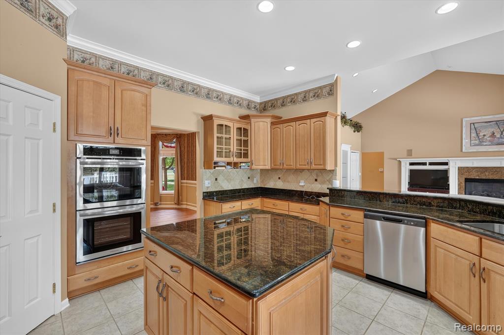 2212 Lily Court, Davison, MI 48423 — Photo 18