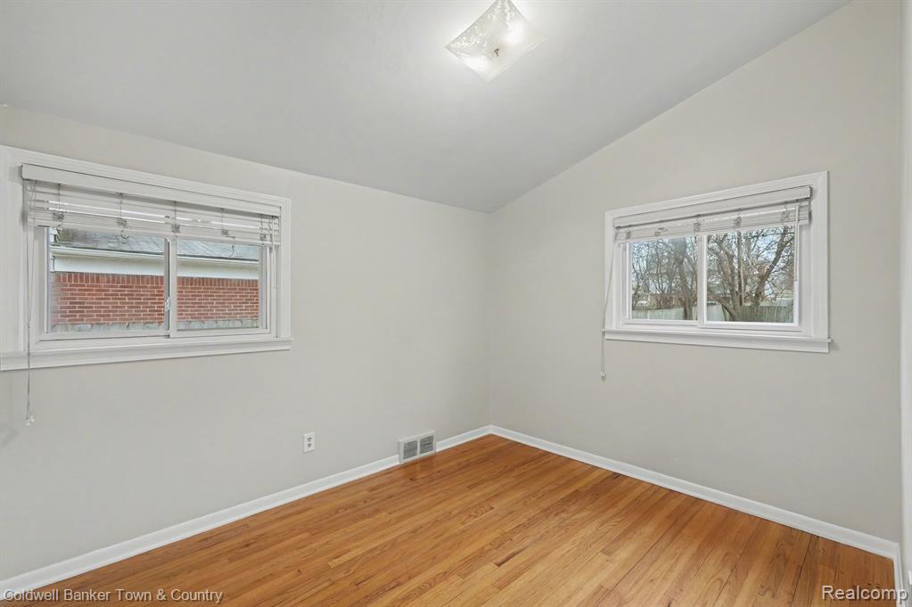 17360 Redwood Avenue, Southfield, MI 48076 — Photo 12