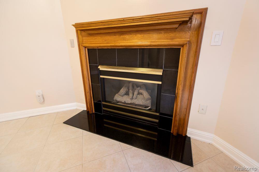 722 S Milford Road, Milford, MI 48381 — Photo 24