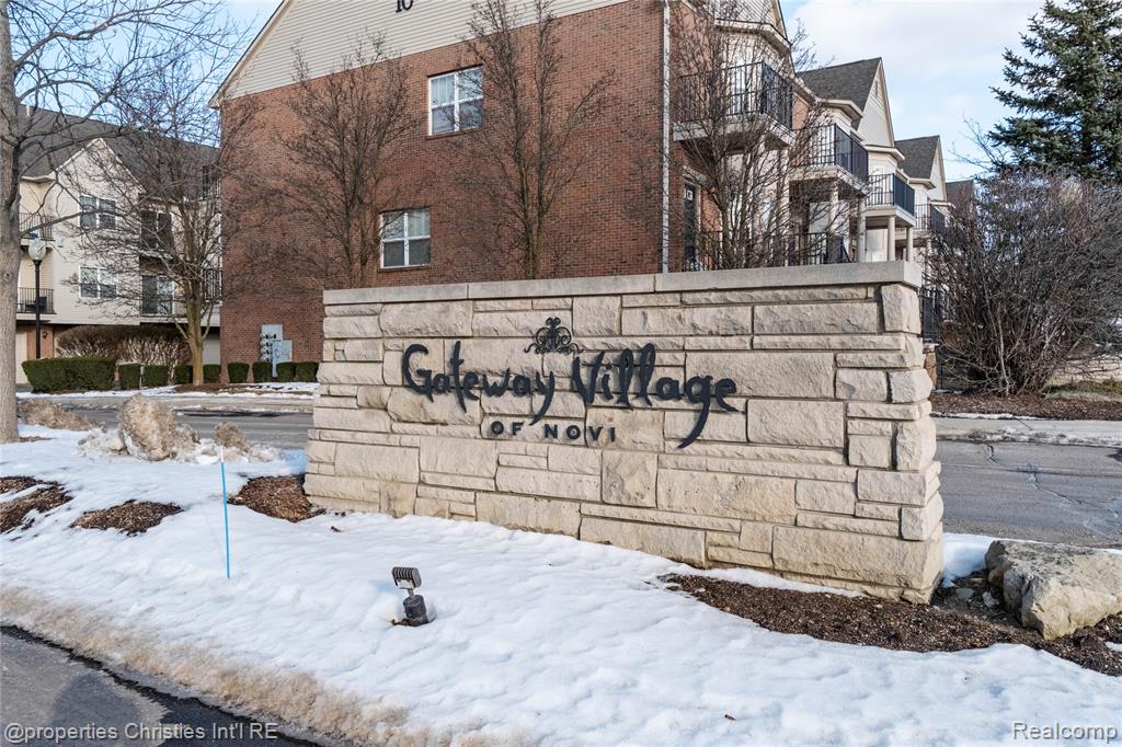 25558 Portico Lane, Novi, MI — Photo 31