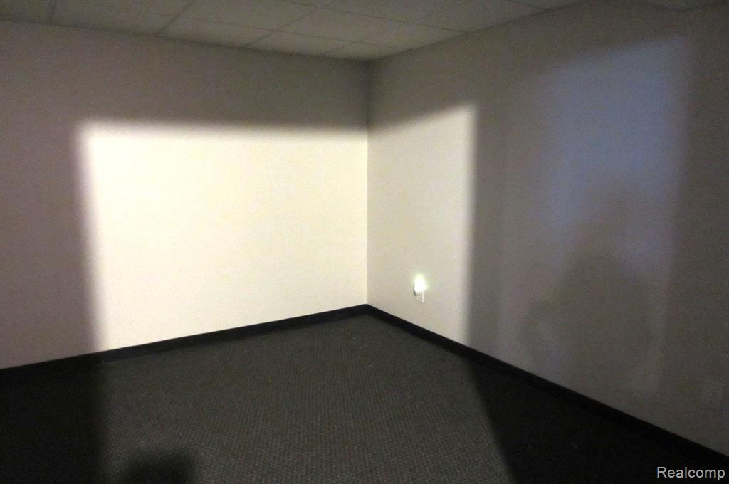 31115 Stafford St, Beverly Hills, MI 48025 — Photo 45