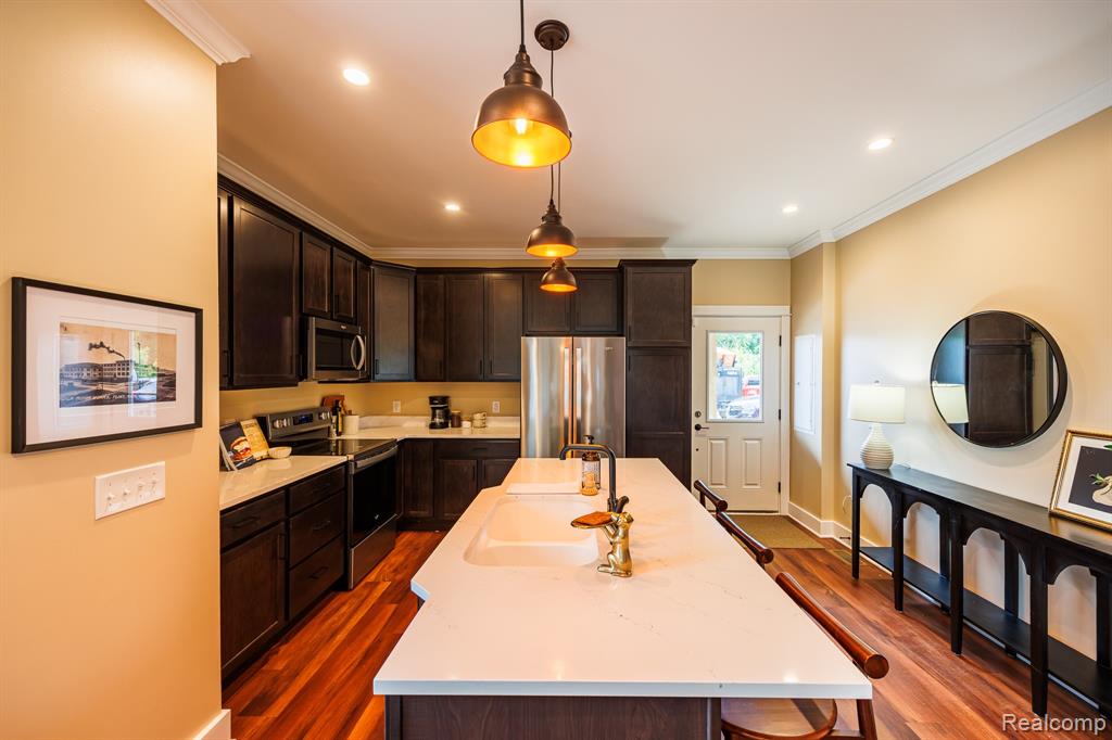 211 W Fifth Avenue, Flint, MI 48502 — Photo 5