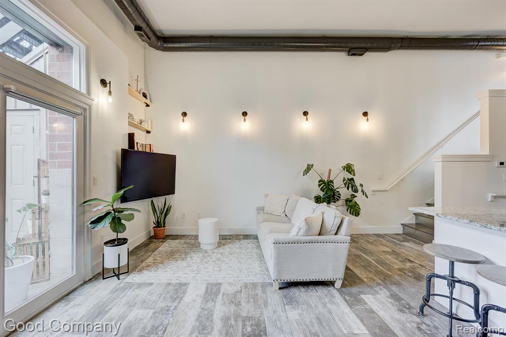 640 W 11 Mile Road, Royal Oak, MI 48067 — Photo 17