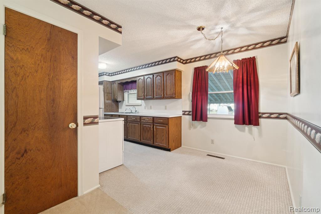 4240 BRISTOLWOOD Drive, Flint, MI 48507 — Photo 3