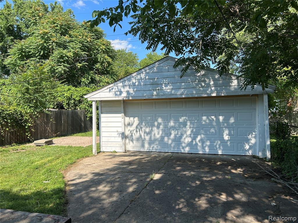 12914 Hazelton Street, Detroit, MI 48223 — Photo 16
