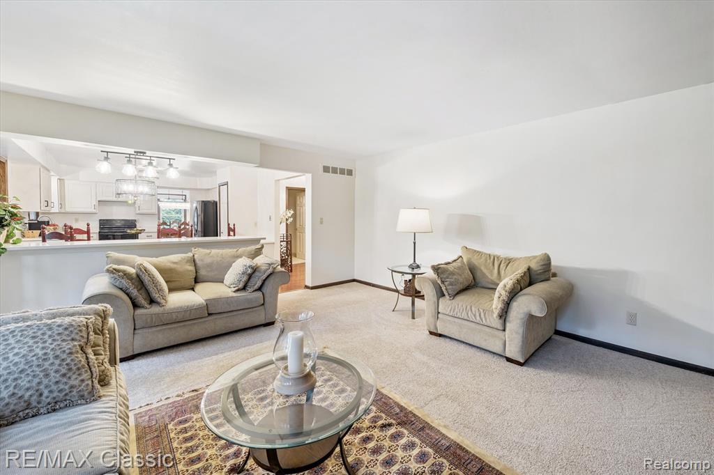 1561 Waters Edge Court, Wixom, MI 48393 — Photo 10