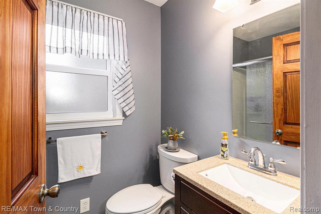 407 N McKinley Road, Flushing, MI 48433 — Photo 17