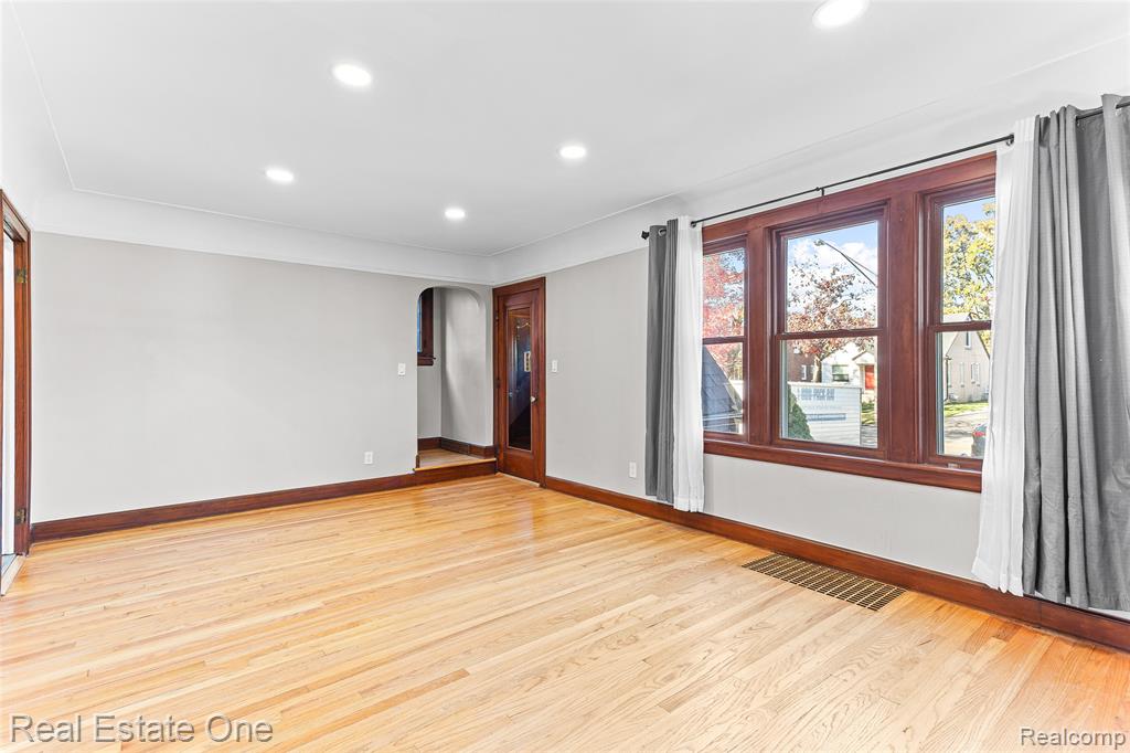 679 Emmons Boulevard, Lincoln Park, MI 48146 — Photo 17