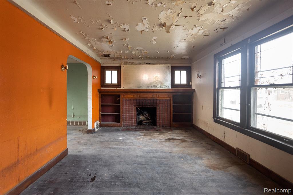 9169 WARD Street, Detroit, MI 48228 — Photo 2