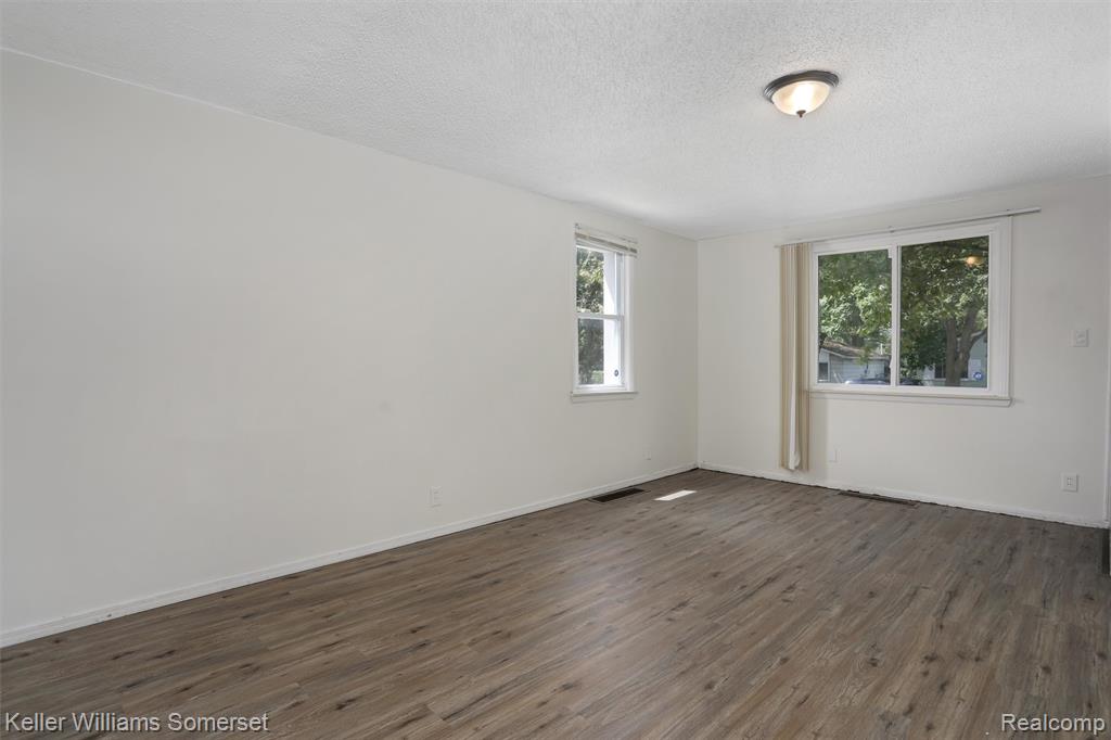 664 Emerson Avenue, Pontiac, MI 48340 — Photo 5