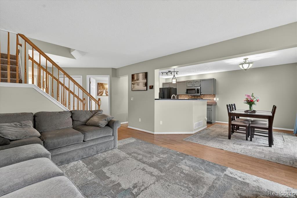 456 Lilly View Court, Howell, MI 48843 — Photo 5