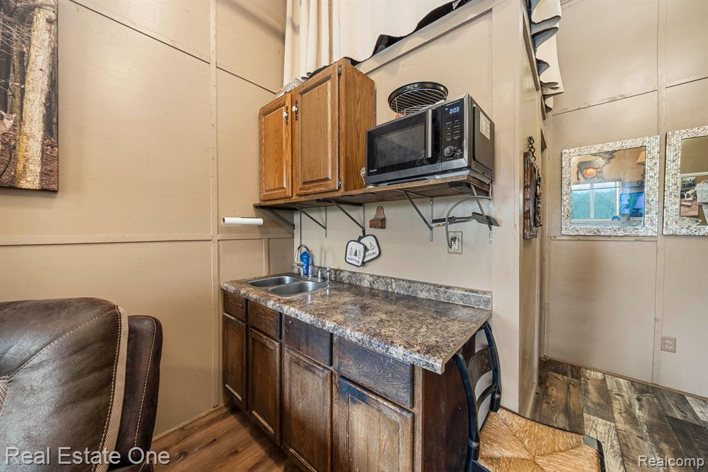200 E CANYON Drive, Milford, MI 48380 — Photo 25