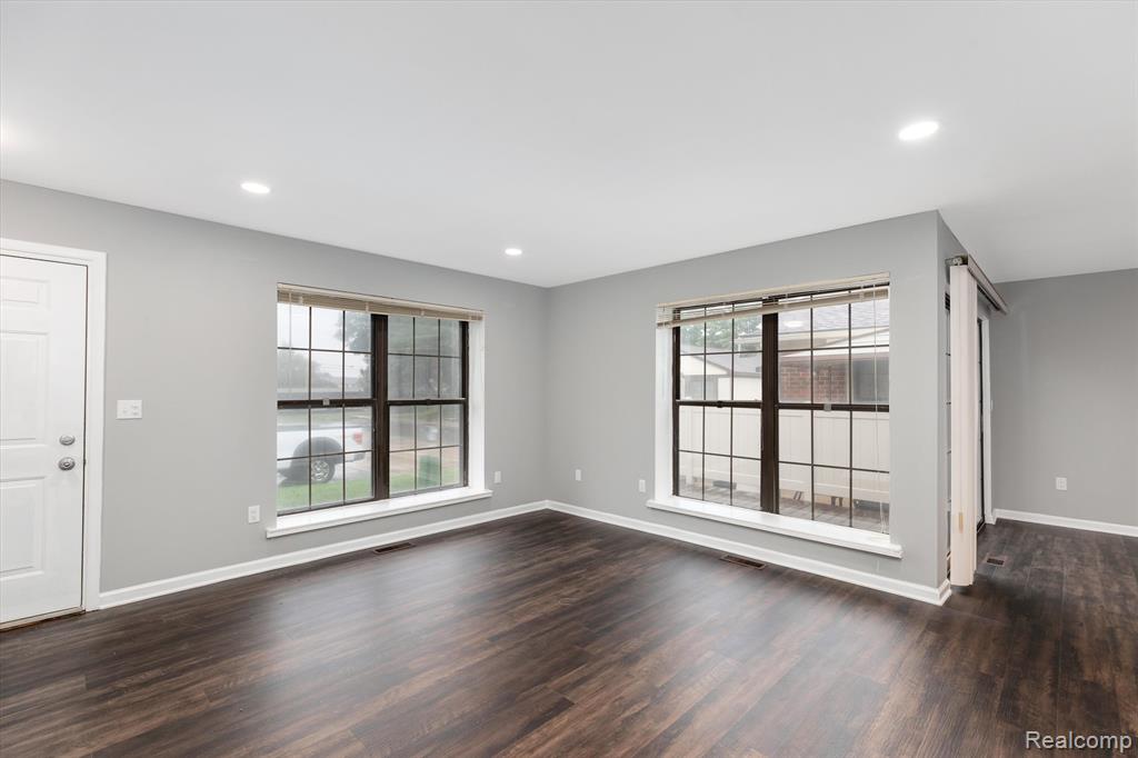 40160 NEWPORT Drive, Plymouth, MI 48170 — Photo 4