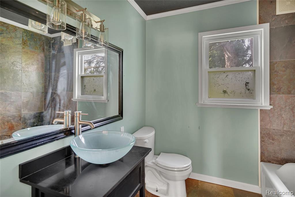 2476 Vandekarr Road, Owosso, MI 48867 — Photo 27