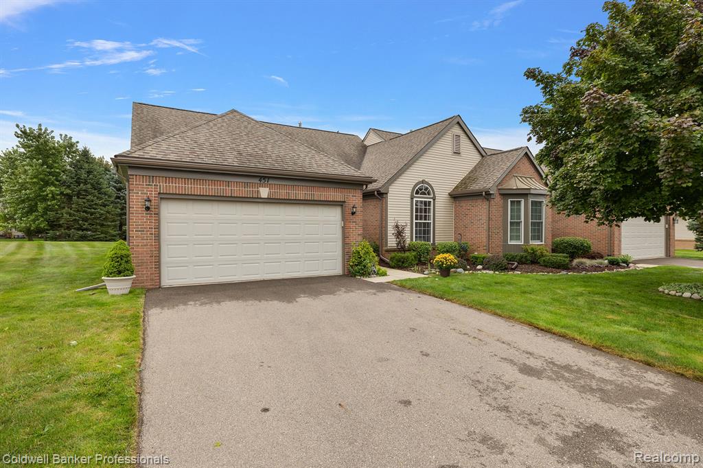 451 GOLF VILLA Drive, Oxford, MI 48371 — Photo 2