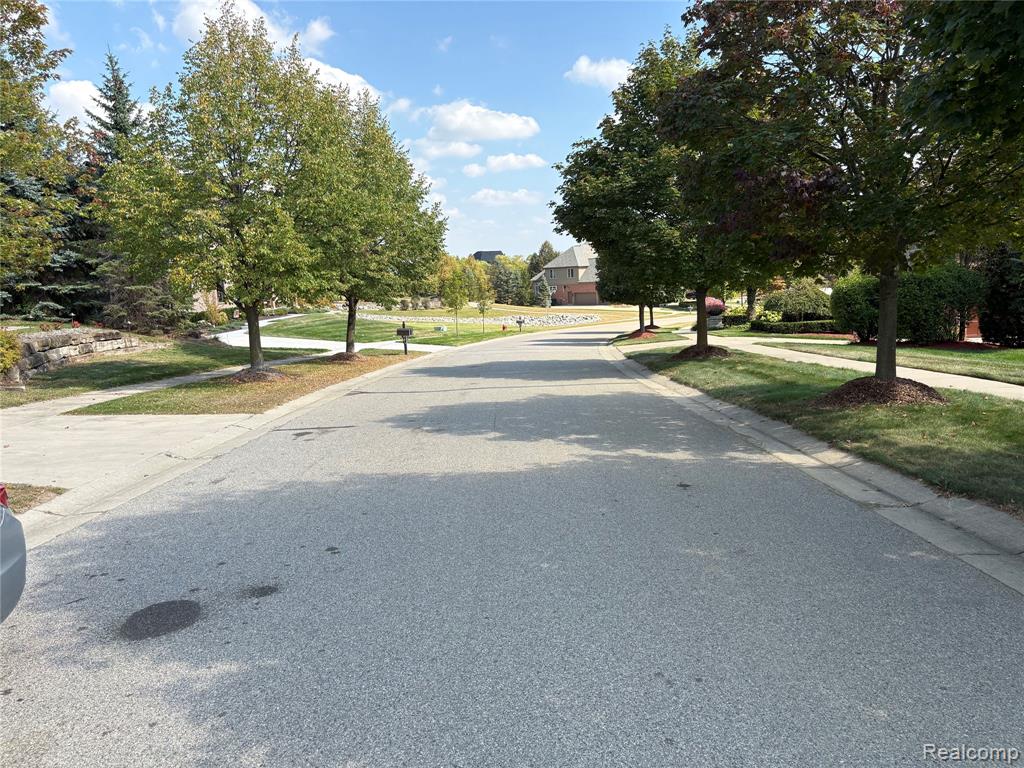 18018 RIDGEVIEW Drive, Northville, MI — Photo 9
