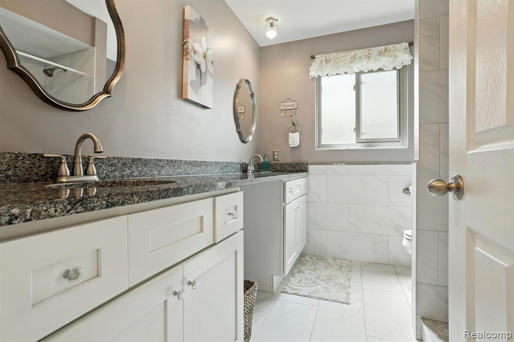 42393 Royal Lane, Clinton Twp, MI 48038 — Photo 17