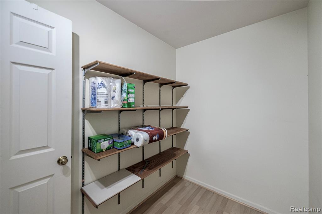 19710 W 13 Mile Road, 201, Beverly Hills, MI 48025 — Photo 17