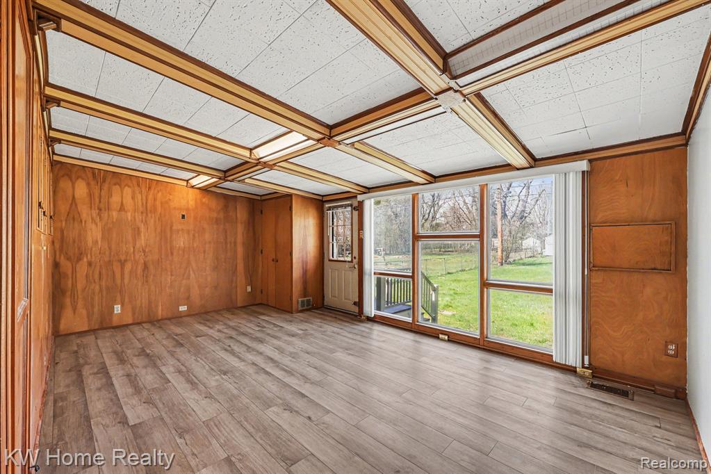 26932 W 6 Mile Road N, Redford, MI 48240 — Photo 5