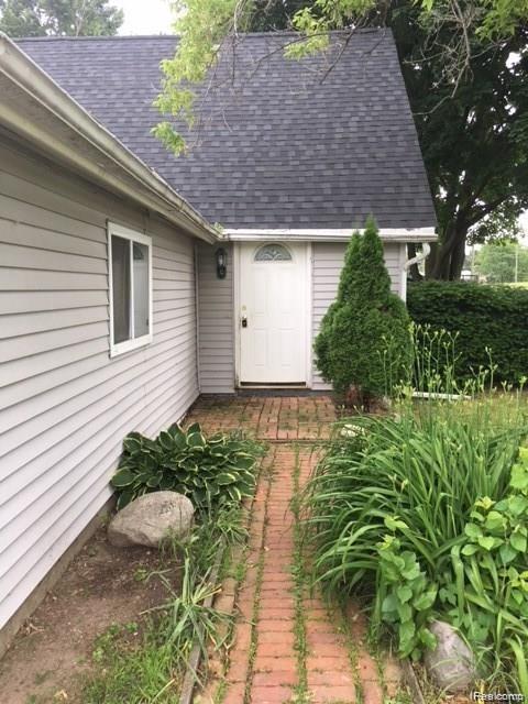 74 Odanah Street, Lake Orion, MI 48362 — Photo 2