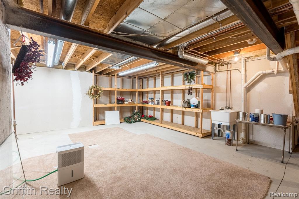 850 CALPERNIA, Wixom, MI 48393 — Photo 30