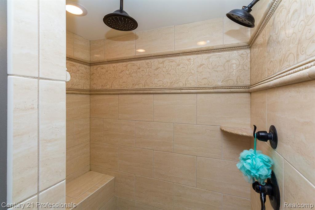 54152 Deer Ridge Court, Rochester, MI 48307 — Photo 34