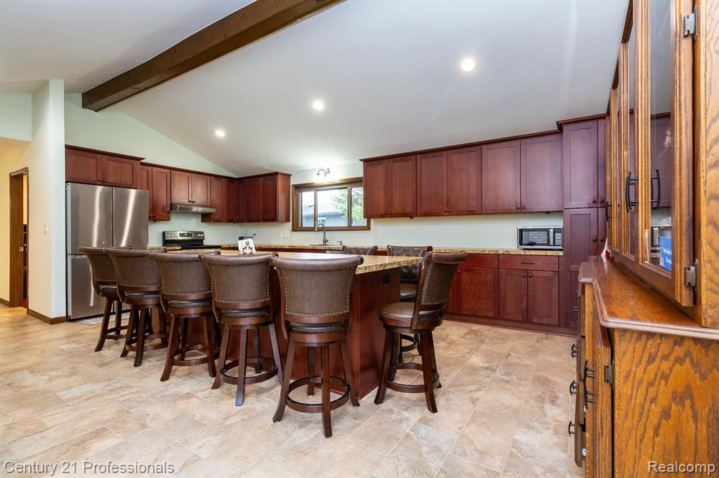 46498 HOUGHTON Drive, Shelby, MI 48315 — Photo 14