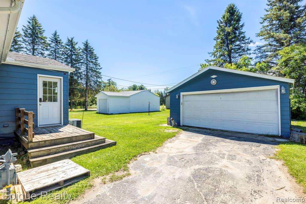 7520 Sunset Boulevard, Lexington, MI 48450 — Photo 17