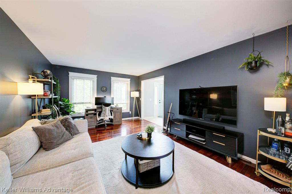 47694 EDINBURGH Drive, Plymouth, MI 48170 — Photo 10