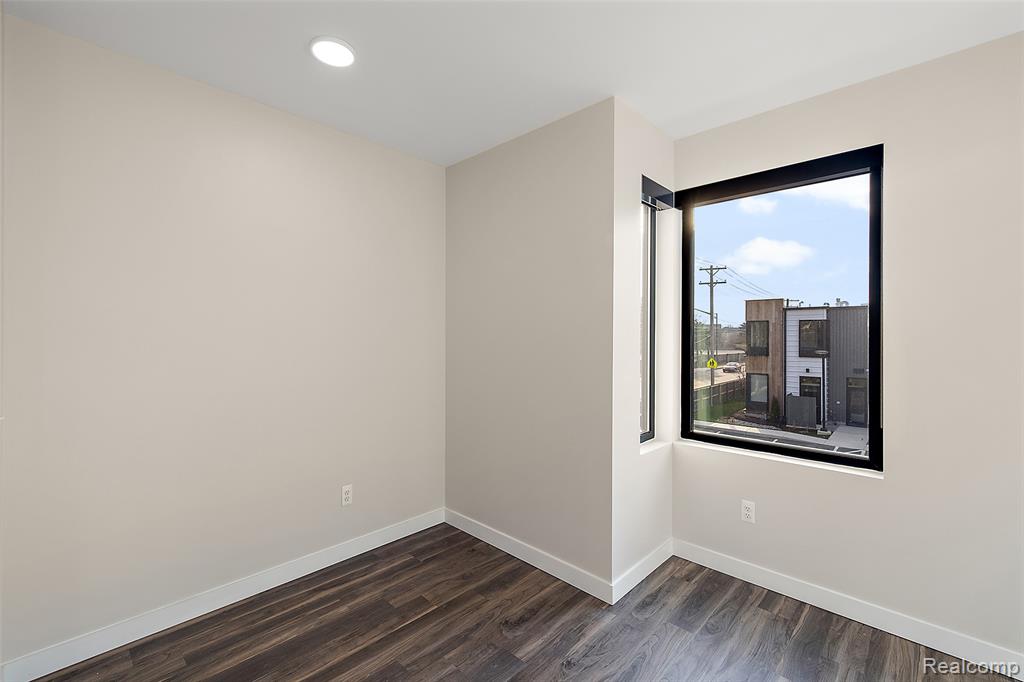 7631 E Lafayette, Detroit, MI 48214 — Photo 13