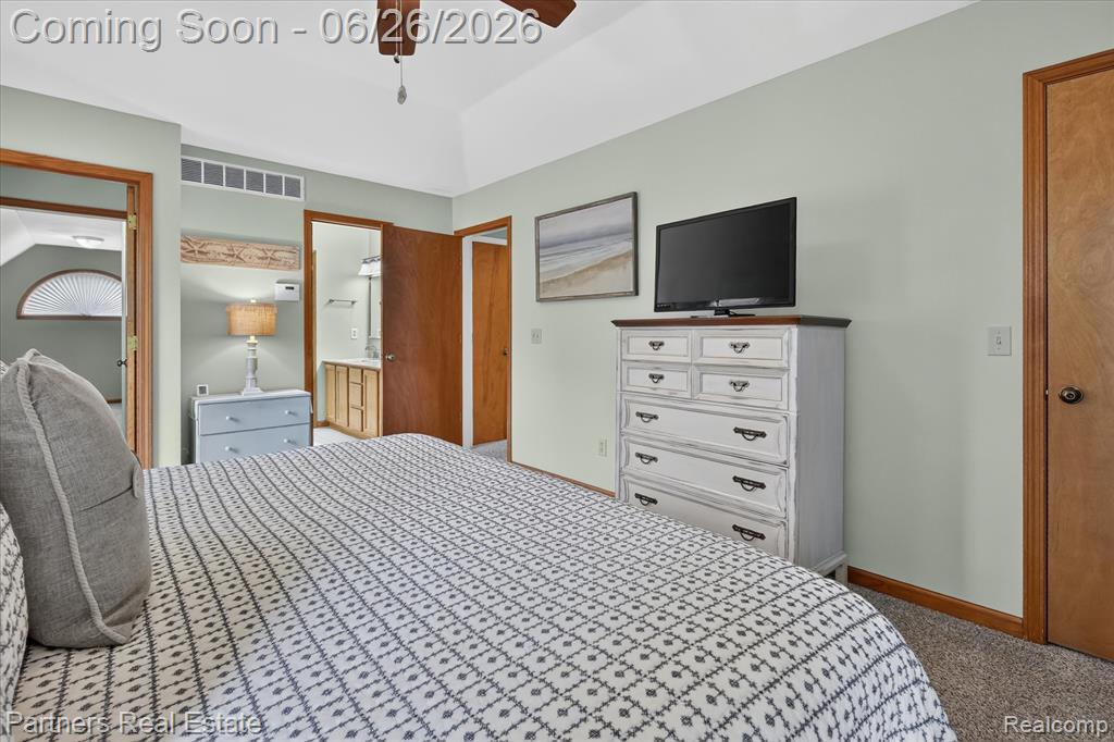 627 W Caledonia Street, Howell, MI 48843 — Photo 27