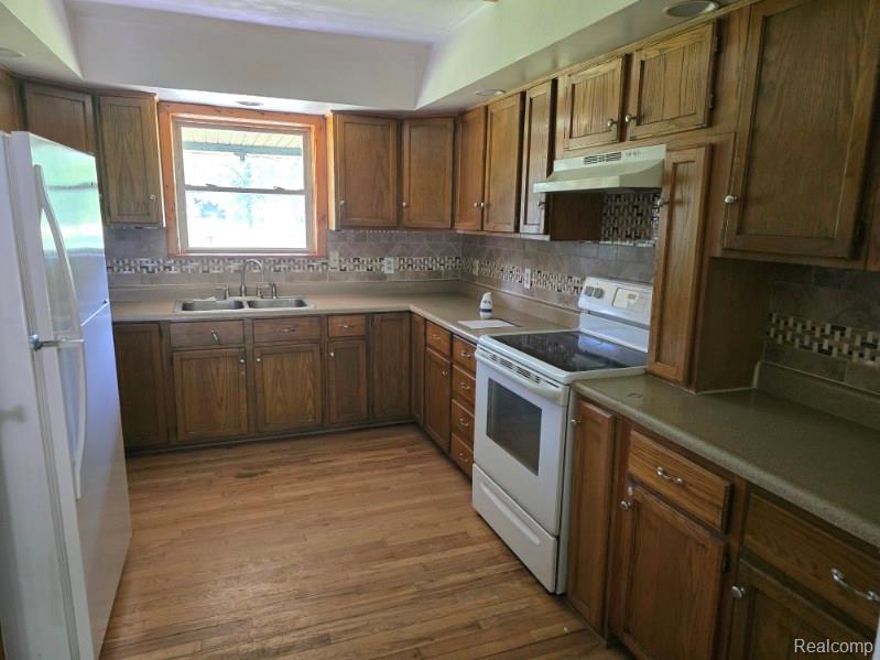 5848 Fostoria Road, Columbiaville, MI 48421 — Photo 2