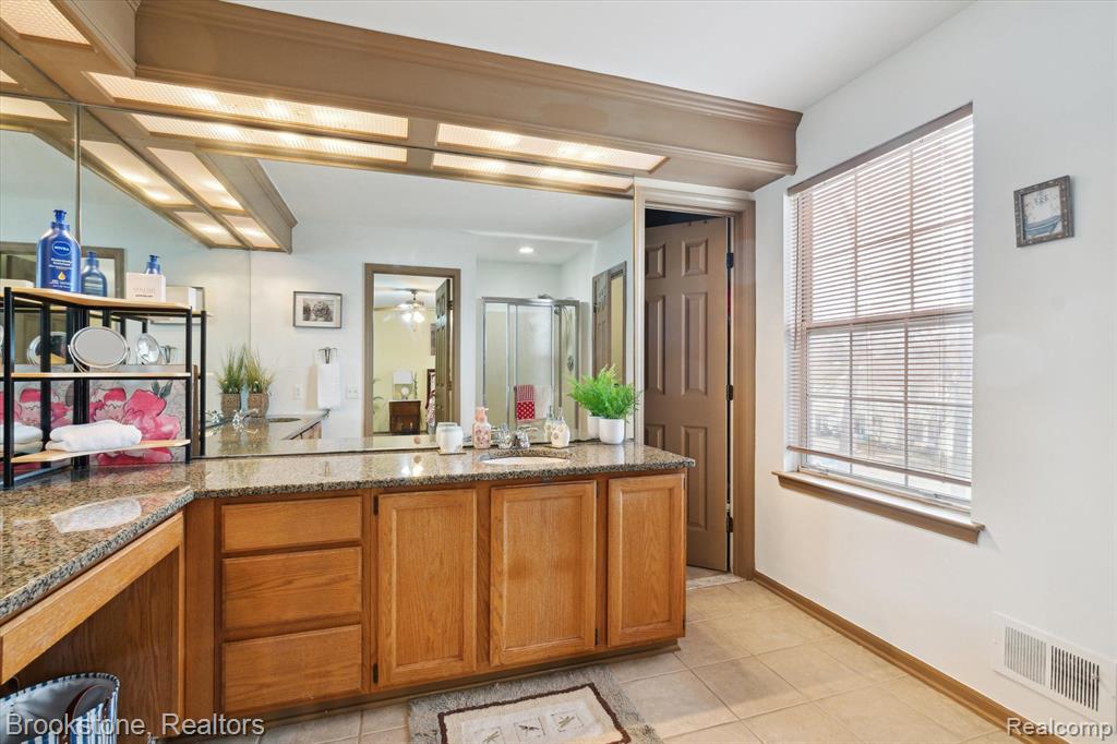 465 THORNRIDGE Drive, Rochester Hills, MI 48307 — Photo 30