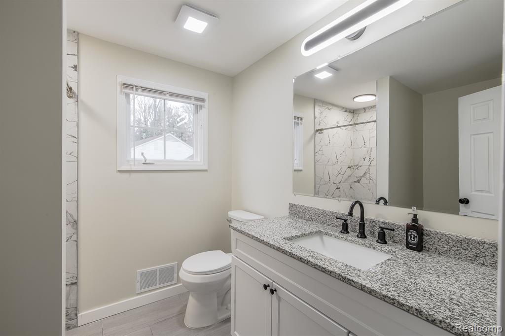 775 Basswood Drive, Rochester Hills, MI 48309 — Photo 23