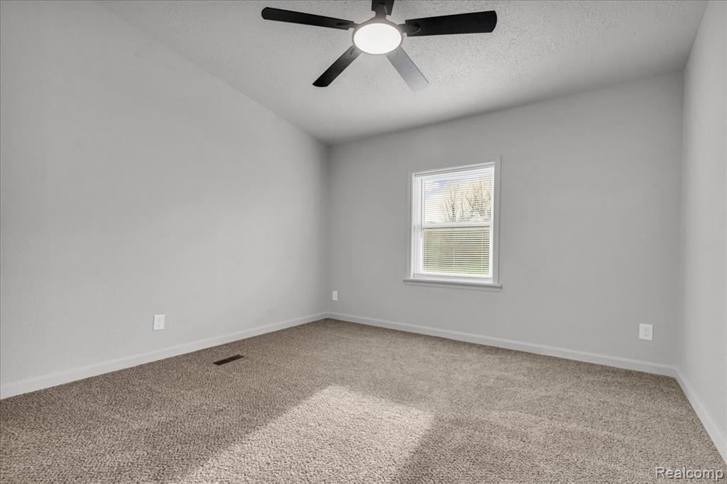 1160 S Van Vleet Road, Swartz Creek, MI 48473 — Photo 18
