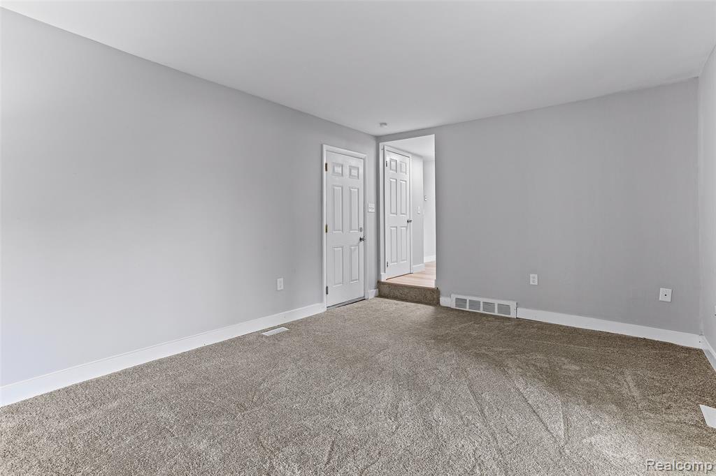 3904 Cloverlawn Avenue, Ypsilanti, MI 48197 — Photo 19