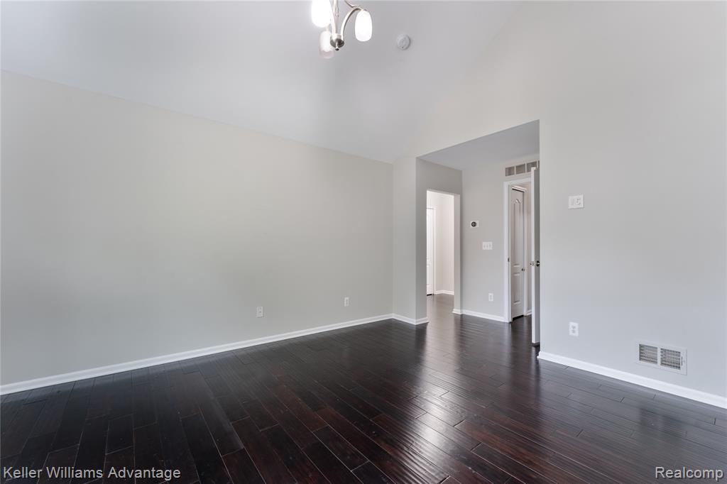 27460 Belgrave Place, Novi, MI — Photo 24