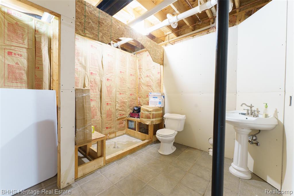 6952 Sharpe Road, Fowlerville, MI 48836 — Photo 40