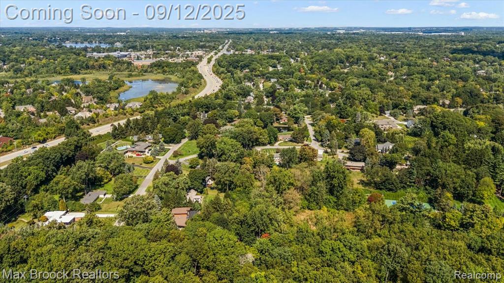 1027 Joanne Court, Bloomfield Hills, MI 48302 — Photo 21
